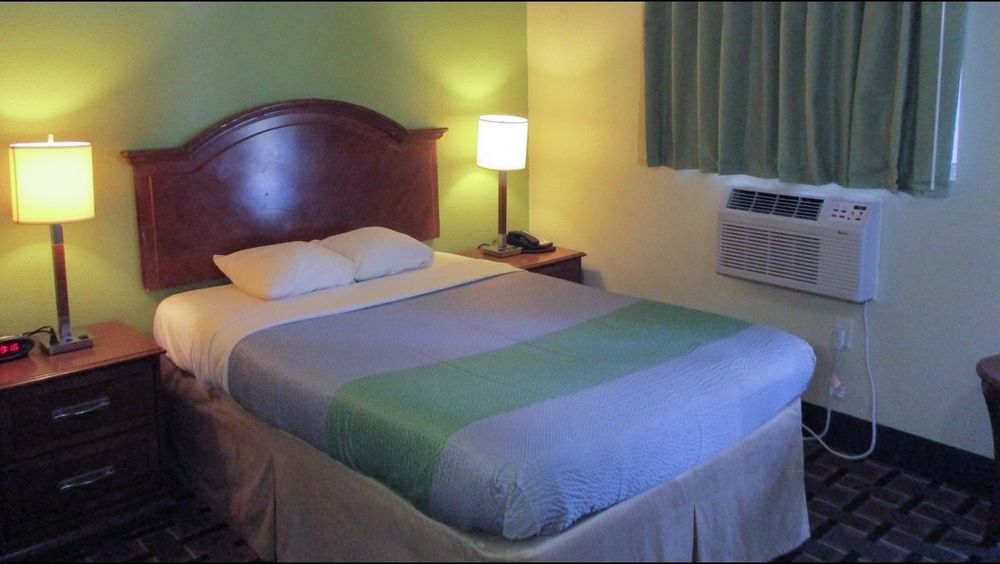 Savannah Garden Inn Bagian luar foto