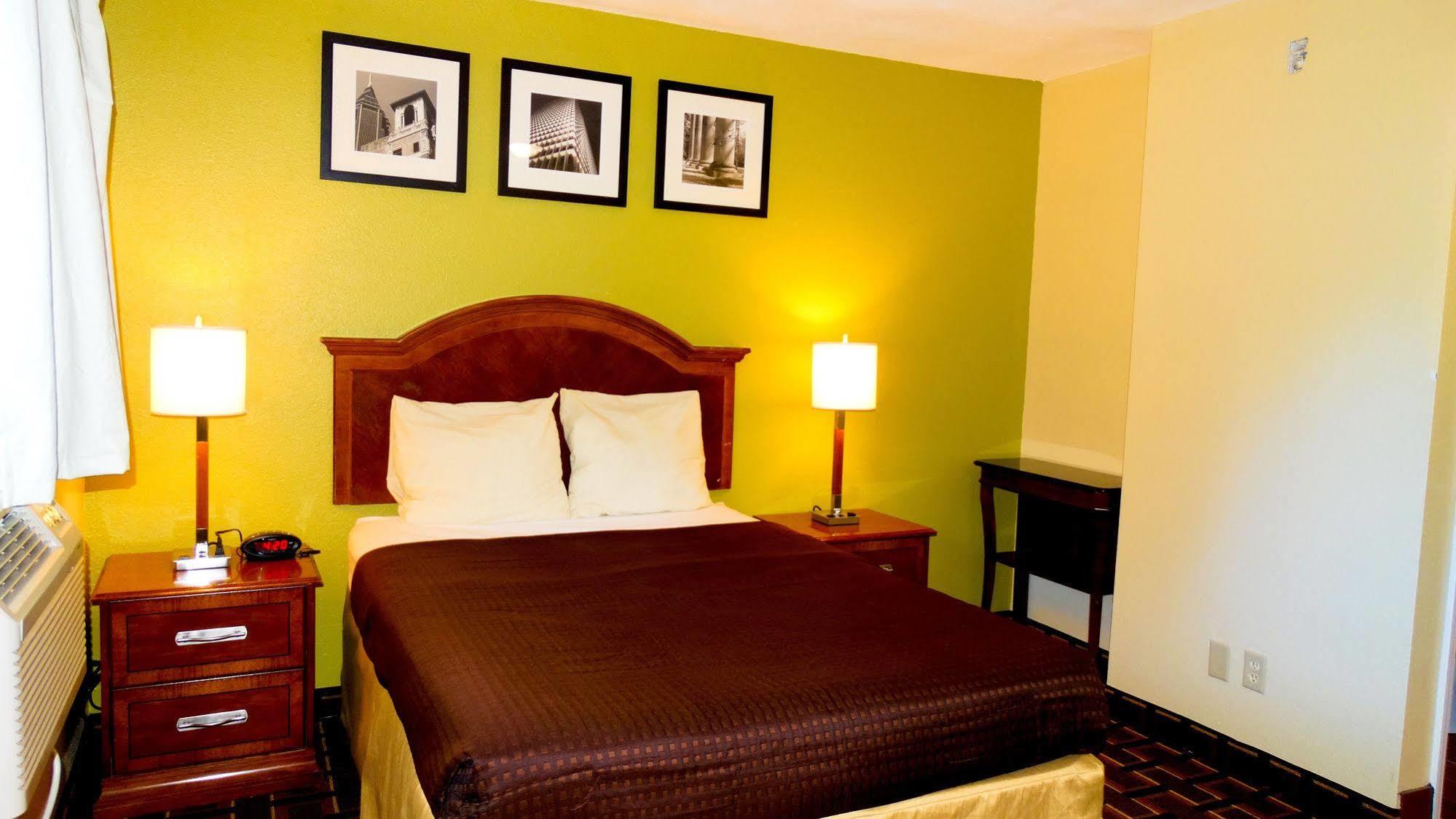 Savannah Garden Inn Bagian luar foto