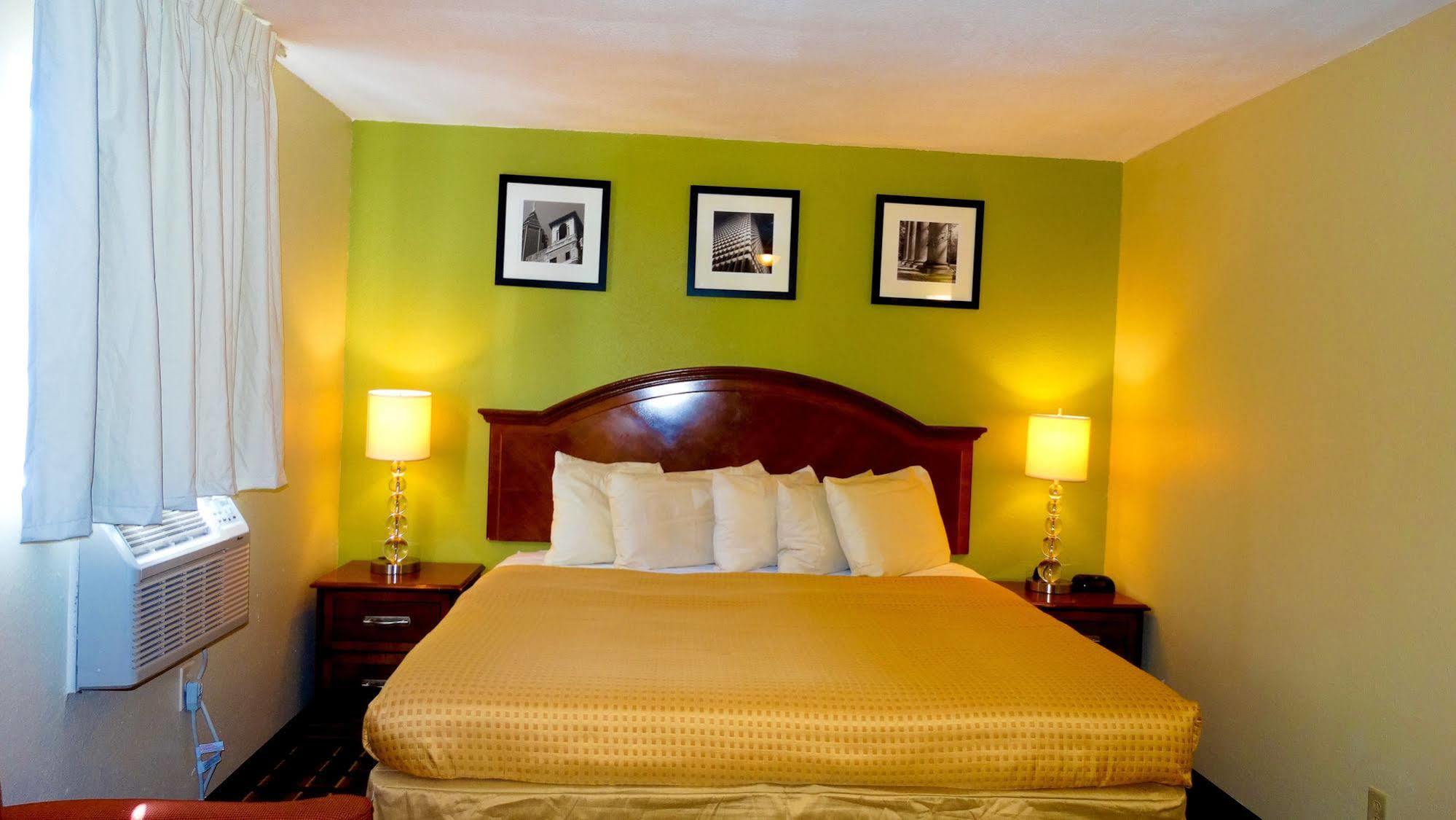 Savannah Garden Inn Bagian luar foto