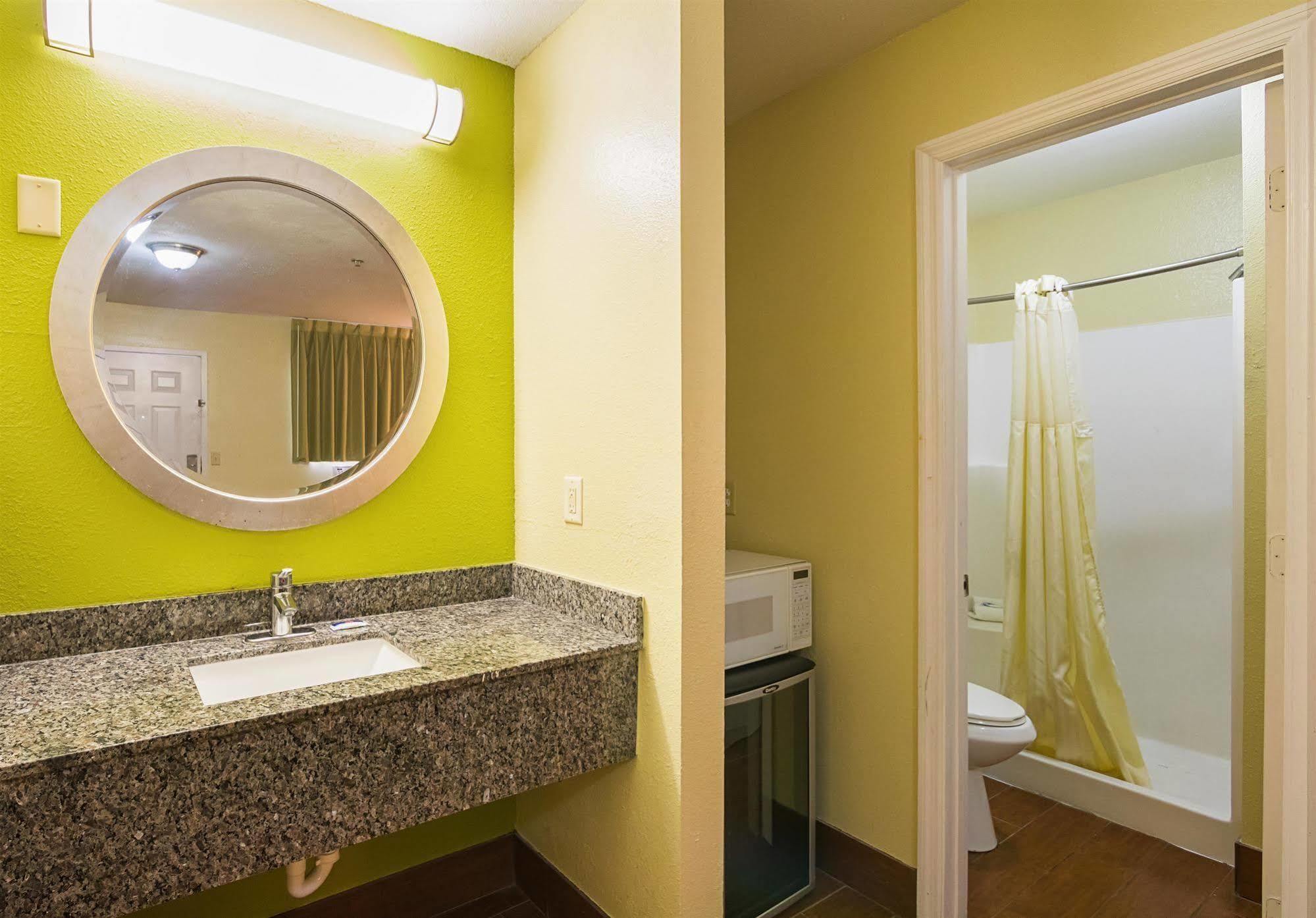 Savannah Garden Inn Bagian luar foto