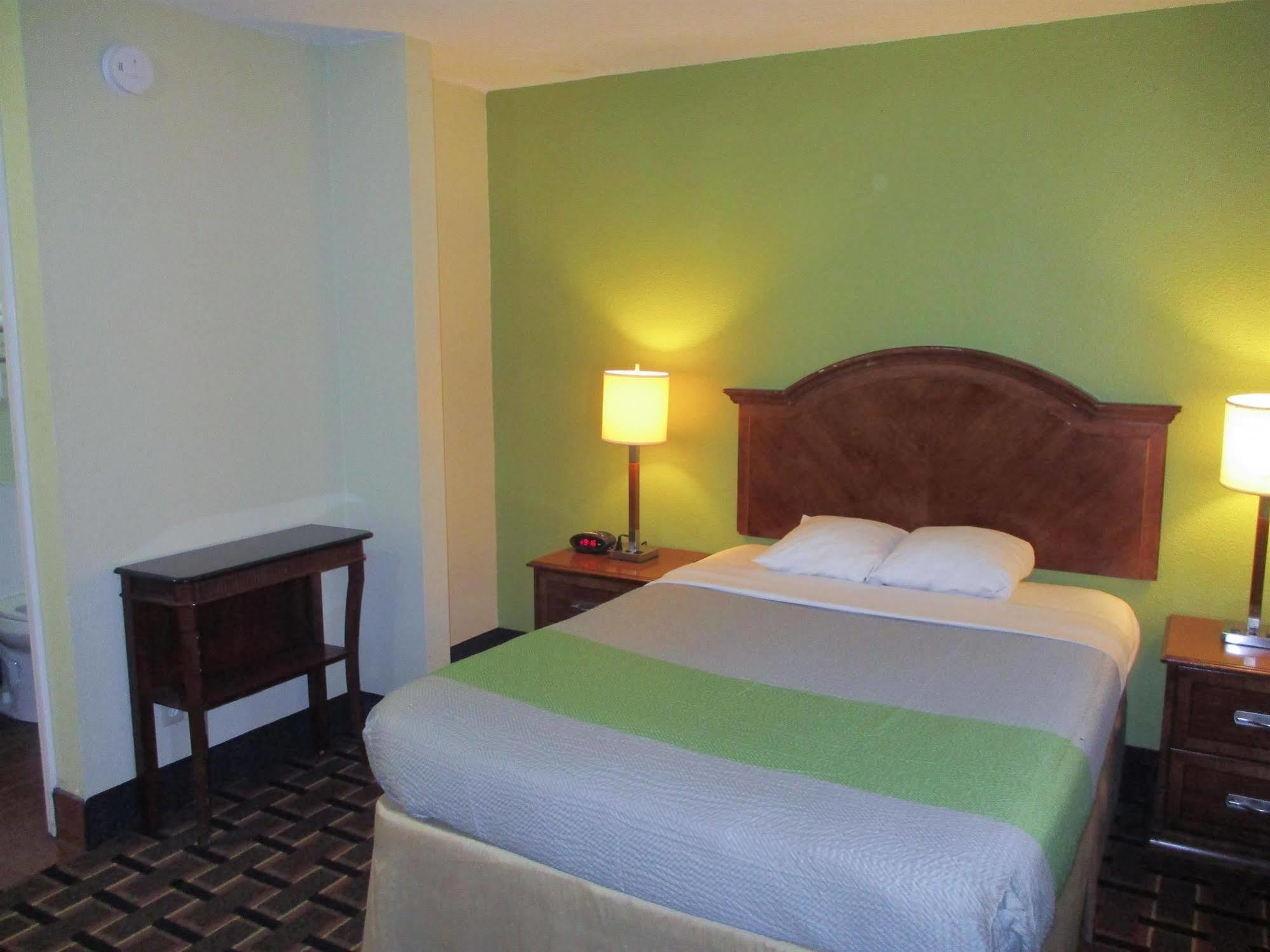 Savannah Garden Inn Bagian luar foto