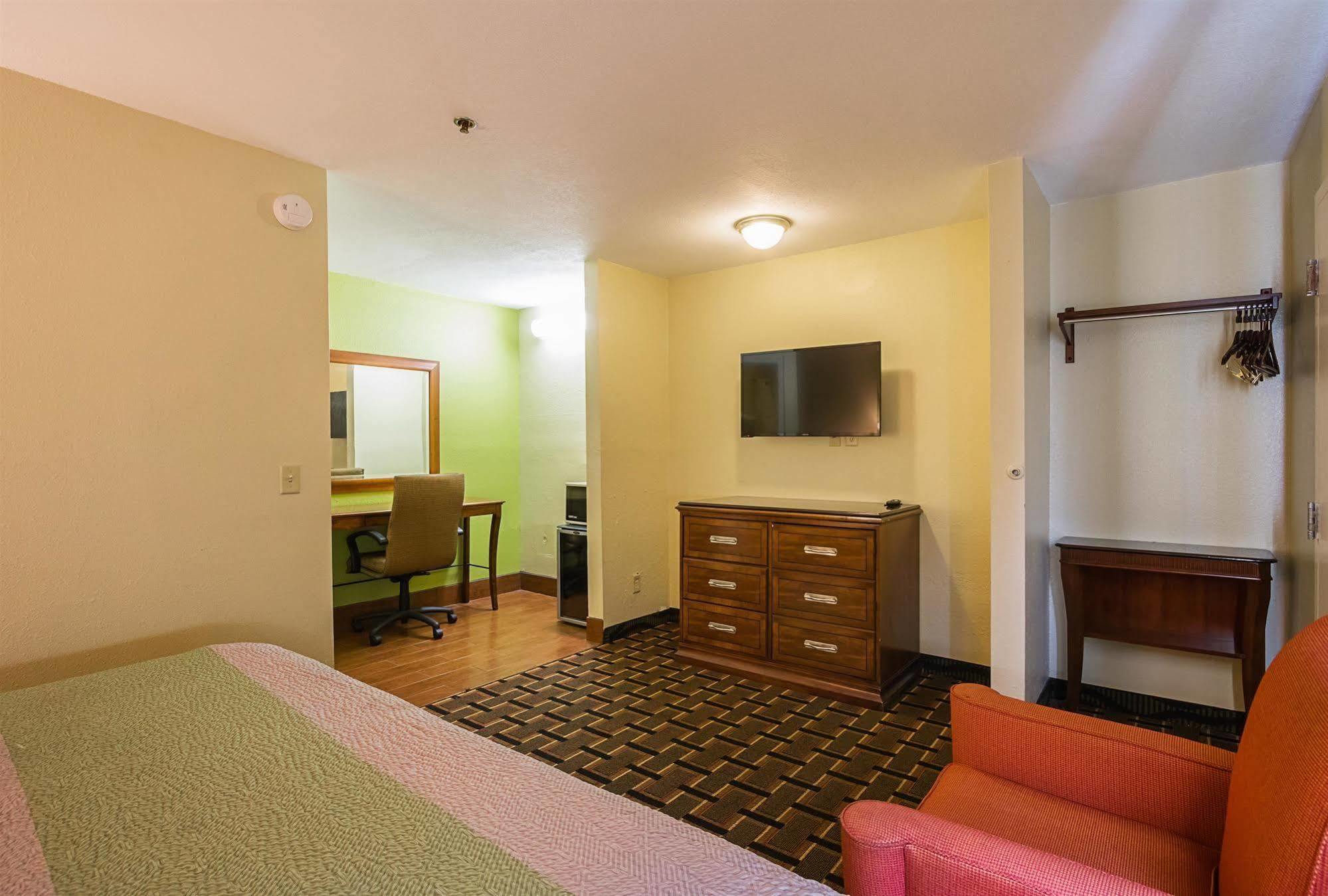 Savannah Garden Inn Bagian luar foto
