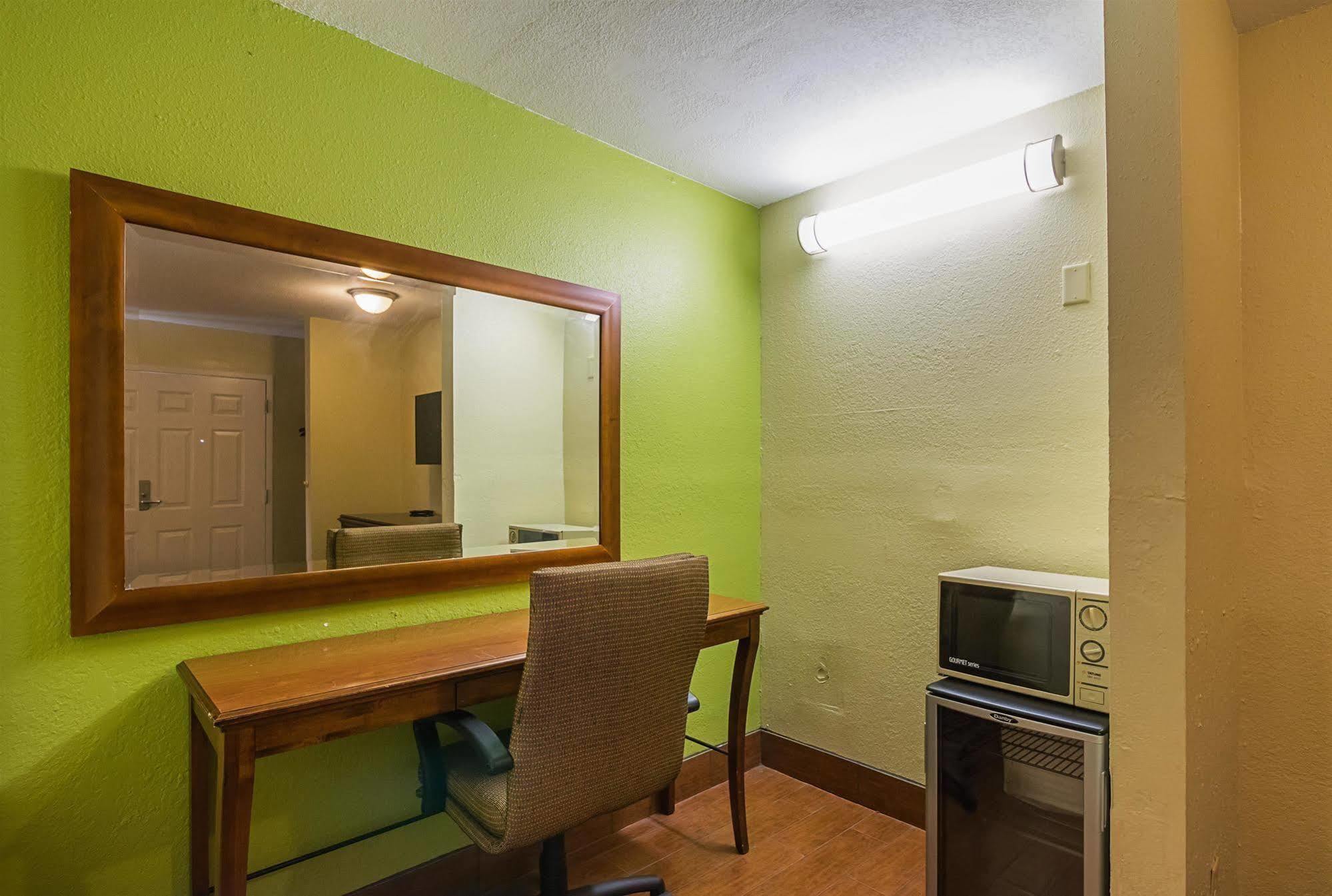Savannah Garden Inn Bagian luar foto
