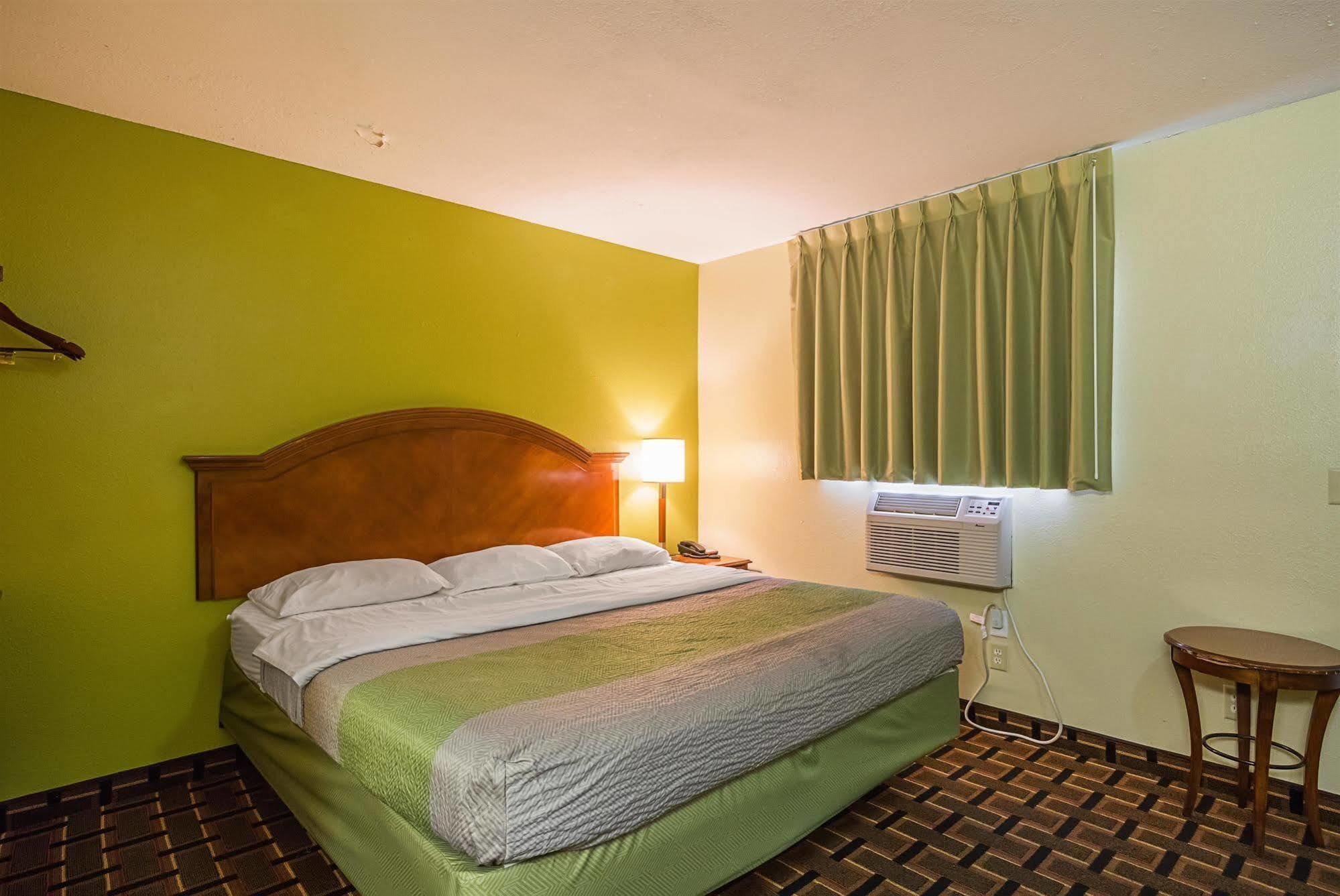 Savannah Garden Inn Bagian luar foto
