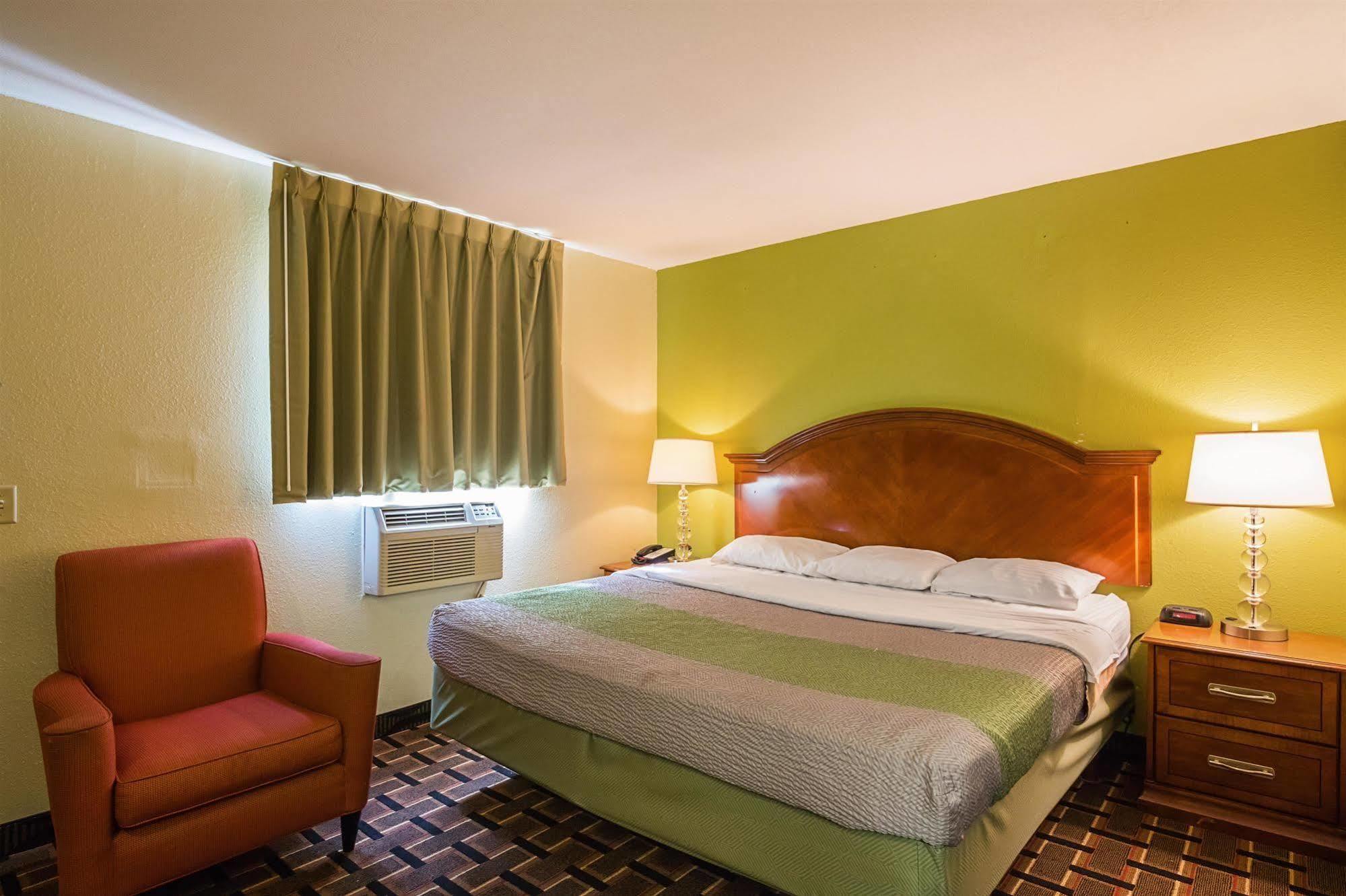 Savannah Garden Inn Bagian luar foto