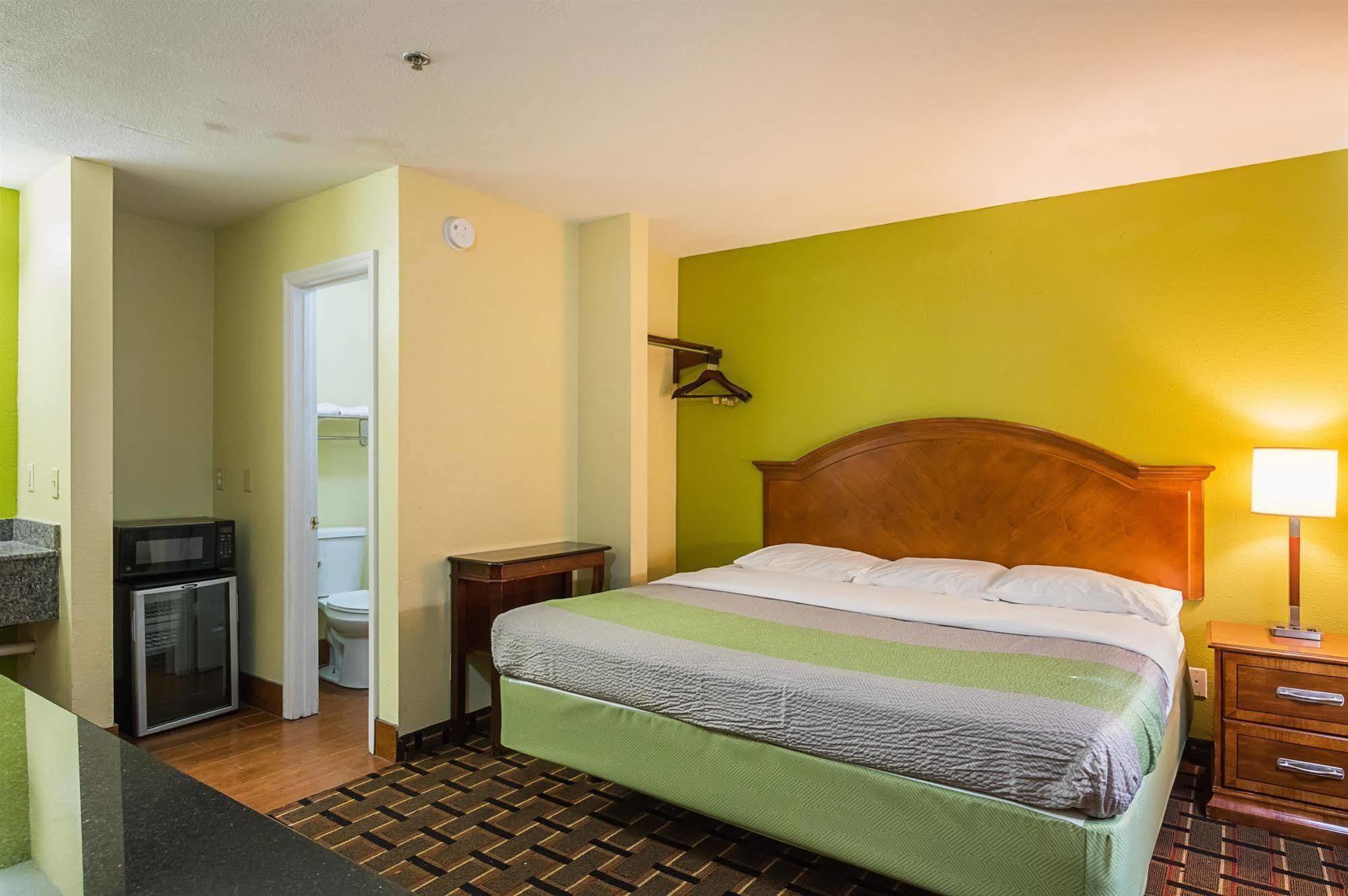 Savannah Garden Inn Bagian luar foto